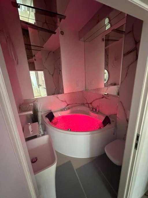Salt Inn Apartments No 2 - Jacuzzi Величка Экстерьер фото