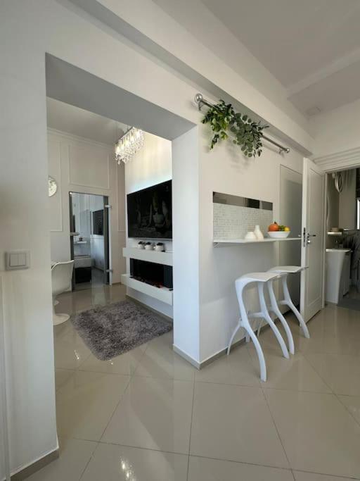 Salt Inn Apartments No 2 - Jacuzzi Величка Экстерьер фото