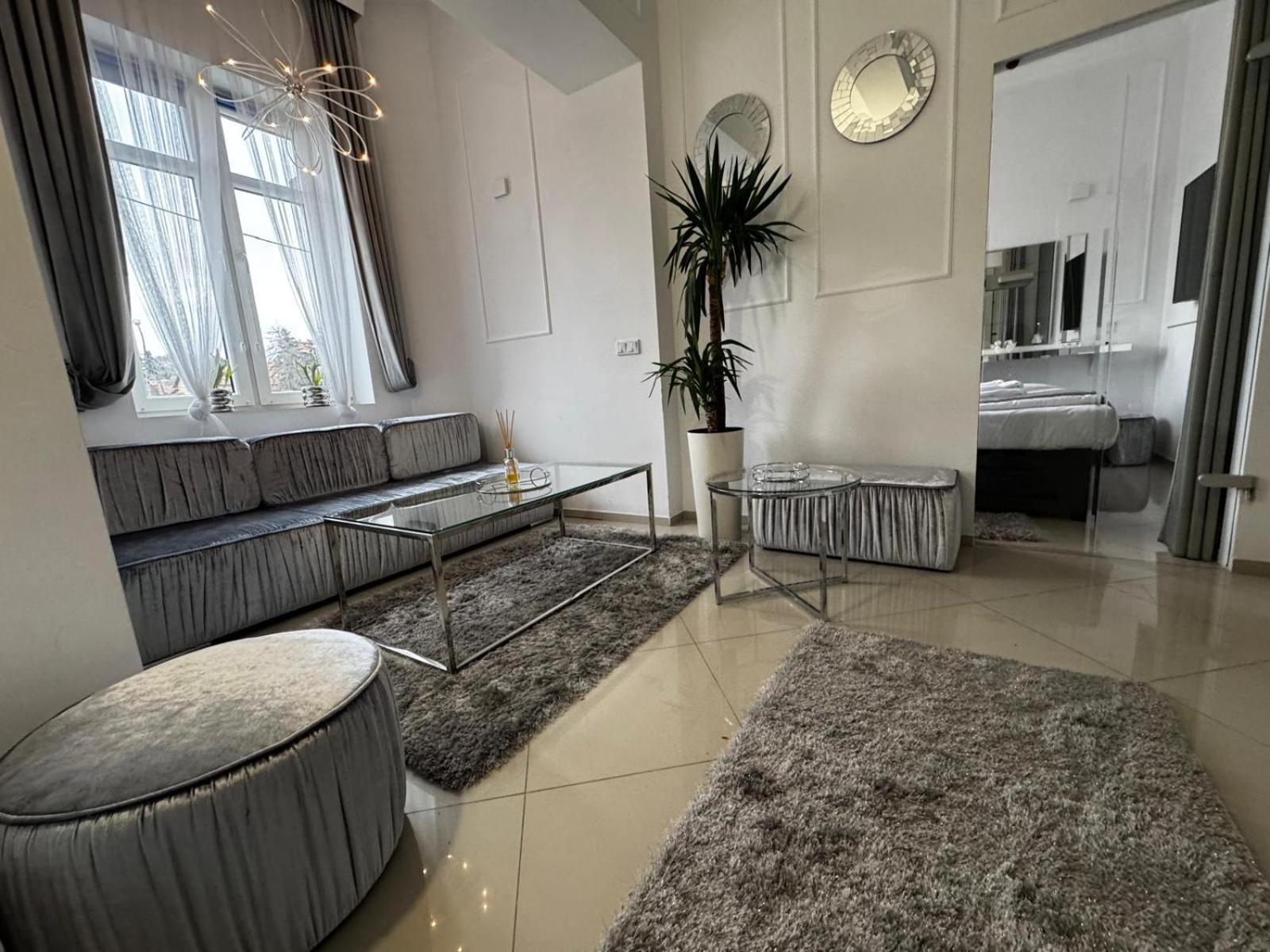 Salt Inn Apartments No 2 - Jacuzzi Величка Экстерьер фото