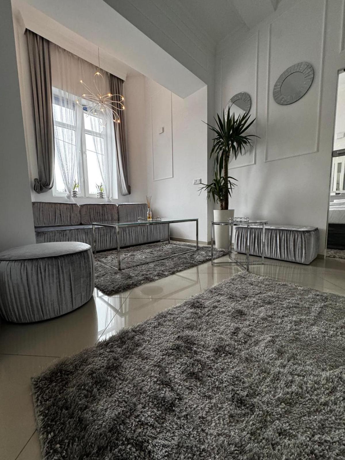 Salt Inn Apartments No 2 - Jacuzzi Величка Экстерьер фото